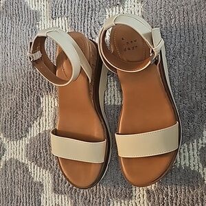 Womens size 6.5 cream wedge sandal